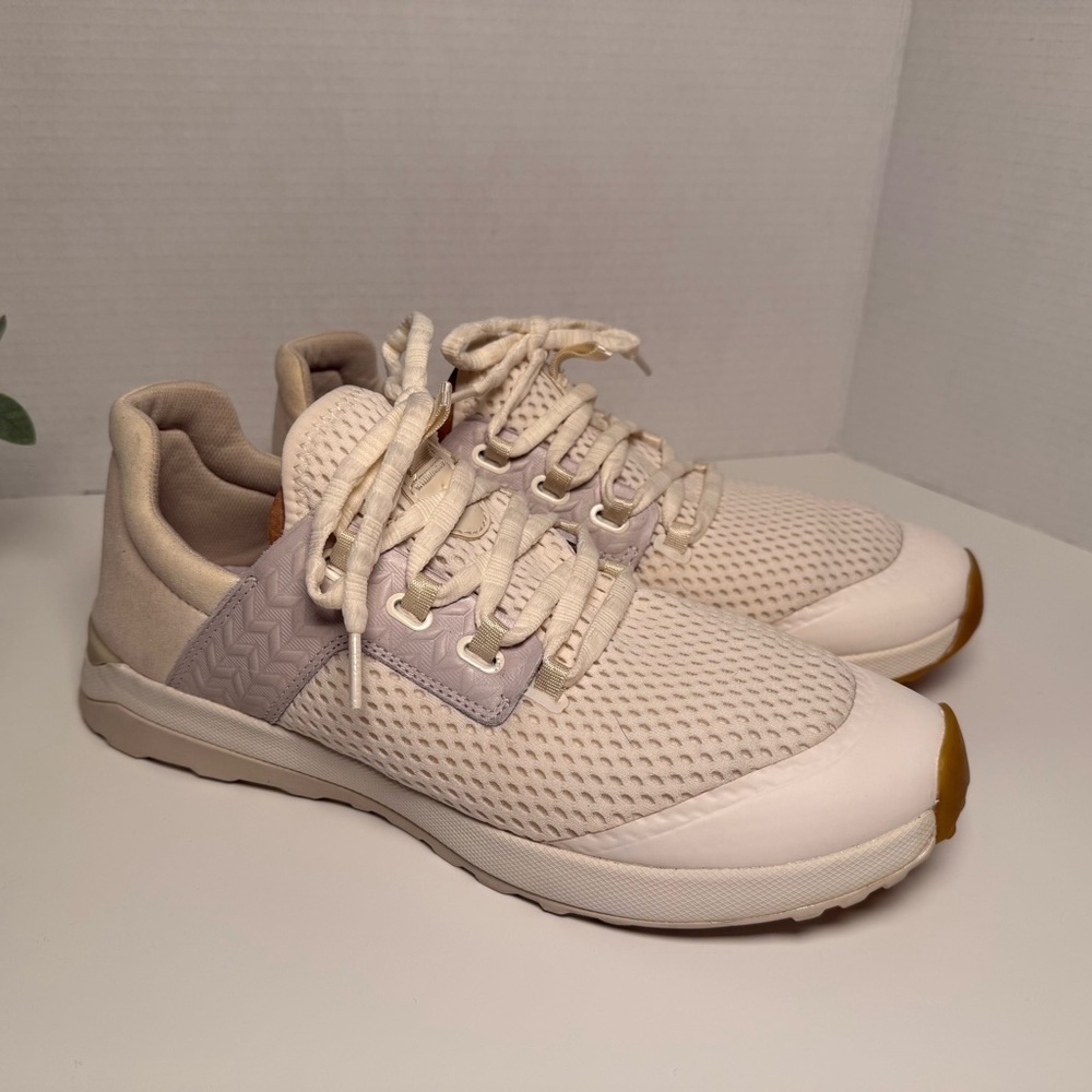 Women's Olukai Wailuku Casual Leather Shoe Women's 11 Ivory Island Inspired
